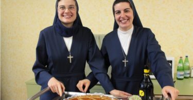 Rinnovazione 2018 sr Roberta e sr Giorgia